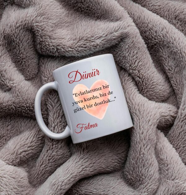 Personalisierte Keramiktasse „Dünür“ mit Herz