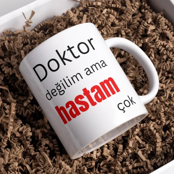 Keramiktasse „Doktor degilim, ama hastam cok“