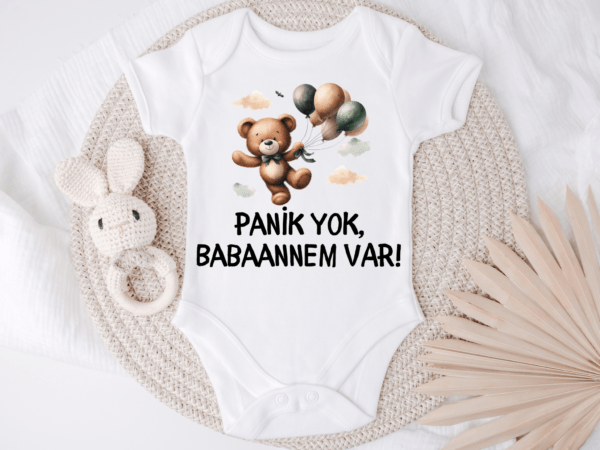Baby Body Mockup (2) Babybody Türkisch – „Panik yok Babaannem var !“