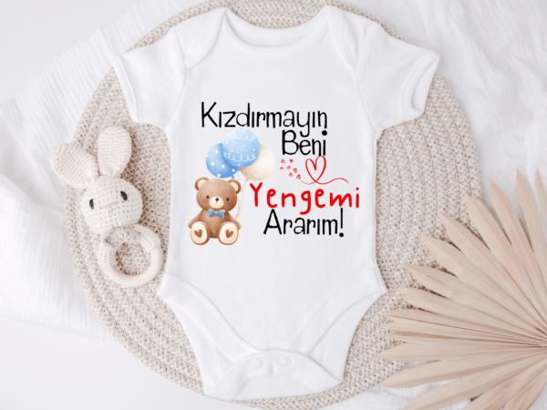 Baby Body Mockup (4) Babybody Türkisch – „Kızdırmayın beni Yengemi ararım! “